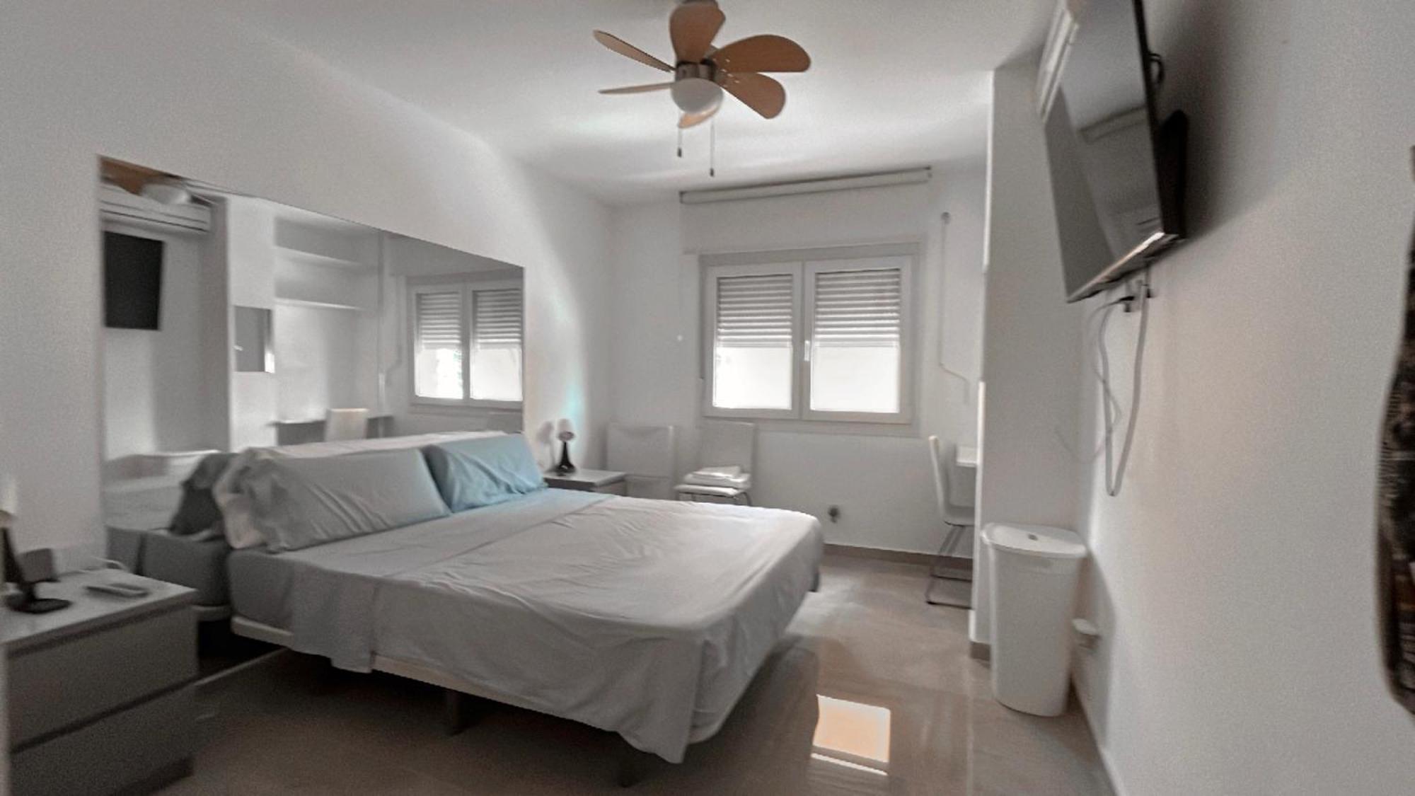 Precioso Dormitorio En El Centro De Торремолинос Экстерьер фото